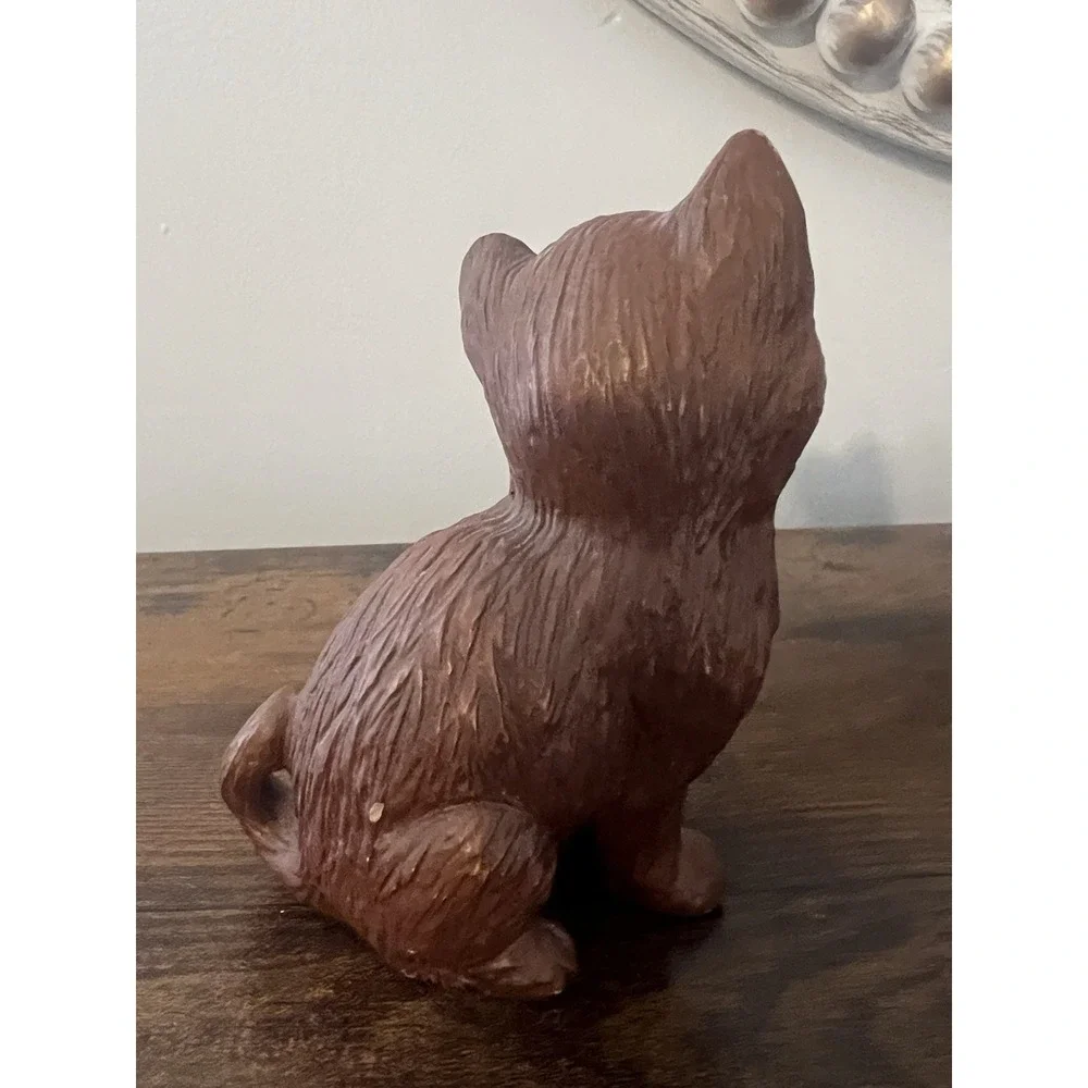 Vintage‎ Red Mill Sitting Cat Figurine Pecan Shell Resin 1989 USA